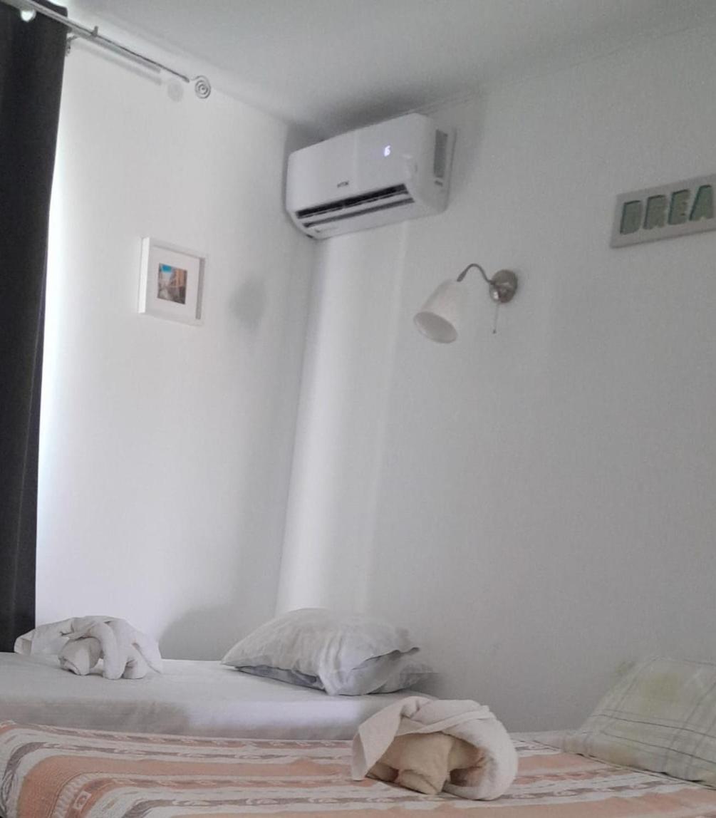 Guest House Casa Ramos On The Strip Albufeira Phòng bức ảnh